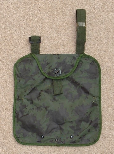 The Australian Army’s 2 Quart canteen cover was similar to the U.