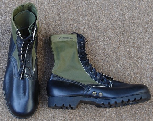 The 2nd version of the Tropical Combat Boots had nylon reinforced top stays and backstays.