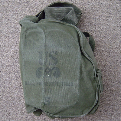 The M15 cotton duck carrier was used for the M17 Protective Mask.