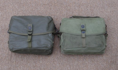 The original M3 Aid Bag (right) was made from cotton duck, whereas rubberized cotton was used for the 2nd pattern (left).