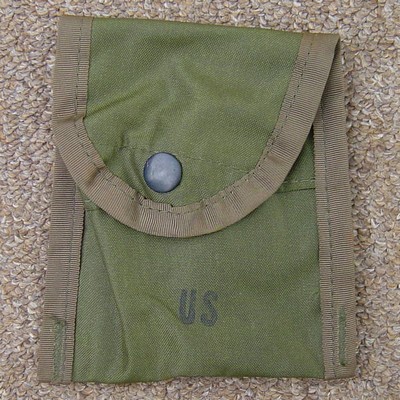 The M1967 First Aid / Compass pouch was made from nylon.