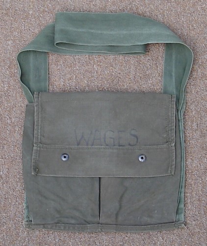This M7 Bandoleer, which has holes in the snap fasteners, was carried in Vietnam by a Marine during his 1965-1966 tour.