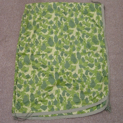 The 2nd pattern poncho liner was made from nylon 3-color green camouflage parachute fabric.