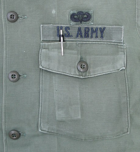 The left patch pocket of the P64 Utility Shirt contained a pen pocket.