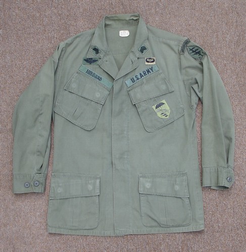 Like the 4th pattern Tropical Combat Coat, the 5th version was made from rip-stop cotton poplin.